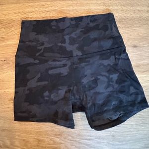 Lululemon shorts - Camo - Size 6